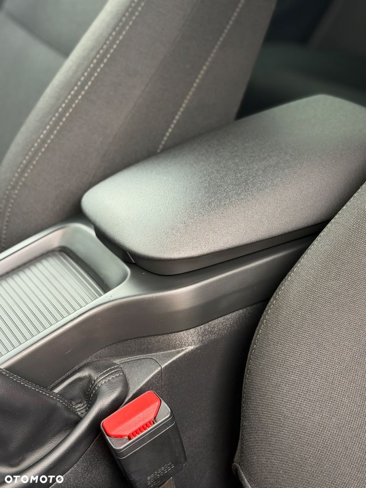 Volvo V40 T3 Momentum - 17