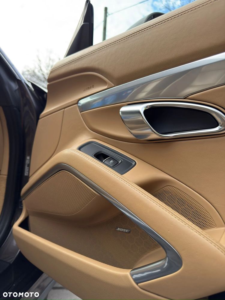 Porsche 911 Carrera 4 PDK - 20