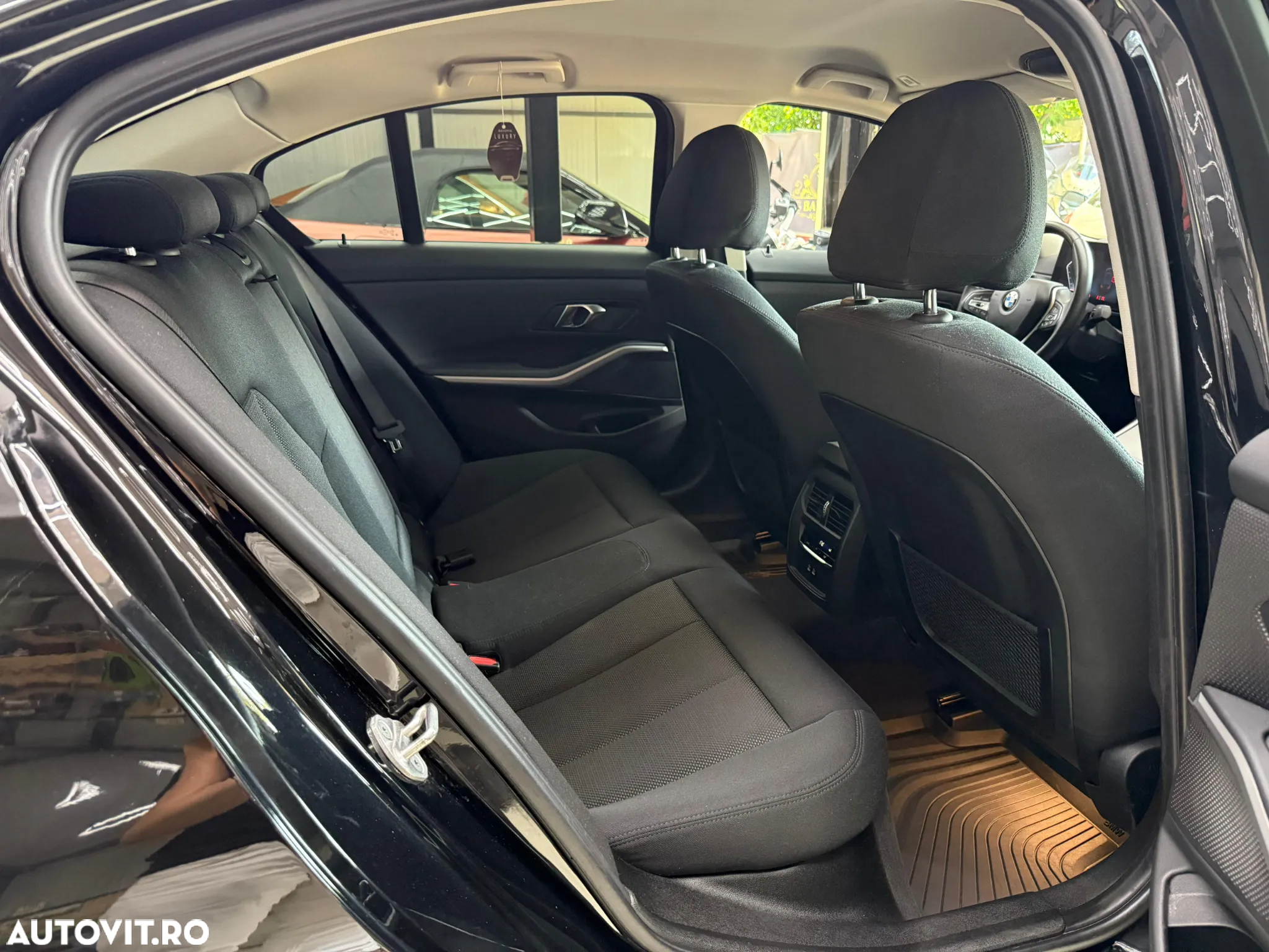BMW Seria 3 320d xDrive AT MHEV - 26