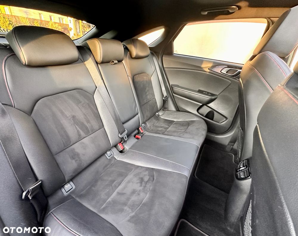 Kia ProCeed 1.6 T-GDI GT DCT - 26