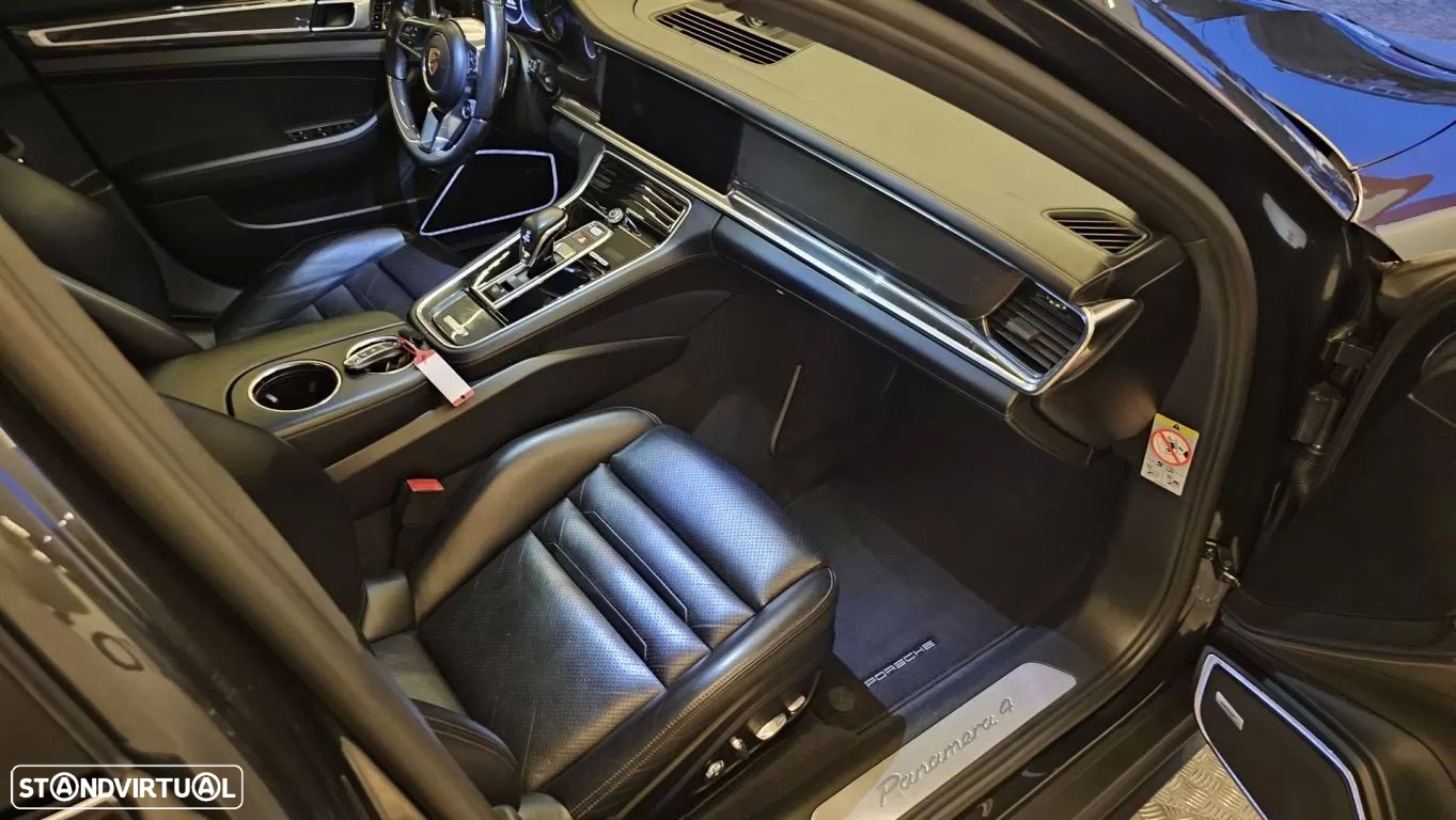 Porsche Panamera Sport Turismo 4 E-Hybrid 10 Years Edition - 45