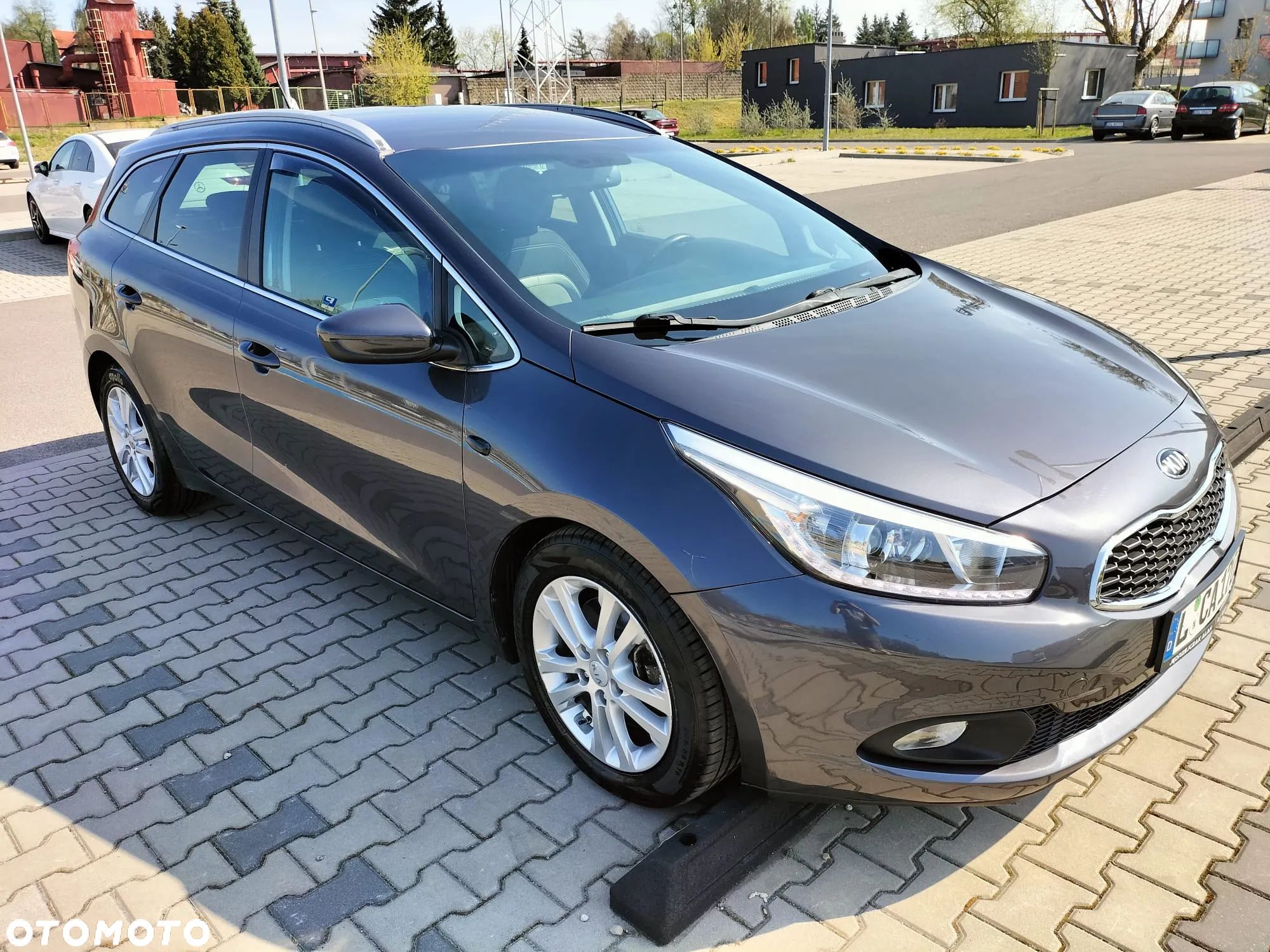 Kia Ceed 1.6 CRDi 128 Fifa World Cup Edition - 1