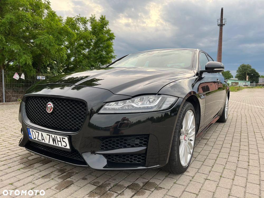 Jaguar XF 20d AWD R-Sport - 10