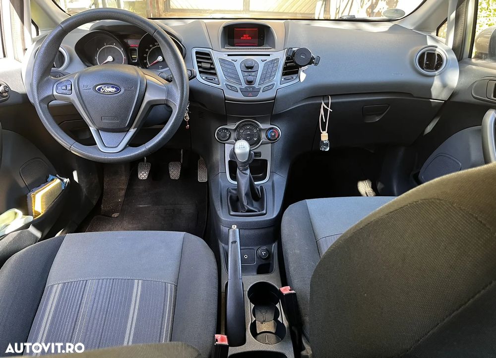 Ford Fiesta - 9