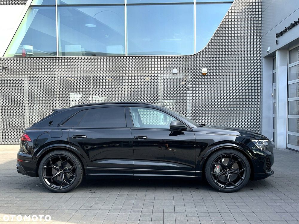 Audi RS Q8 - 8