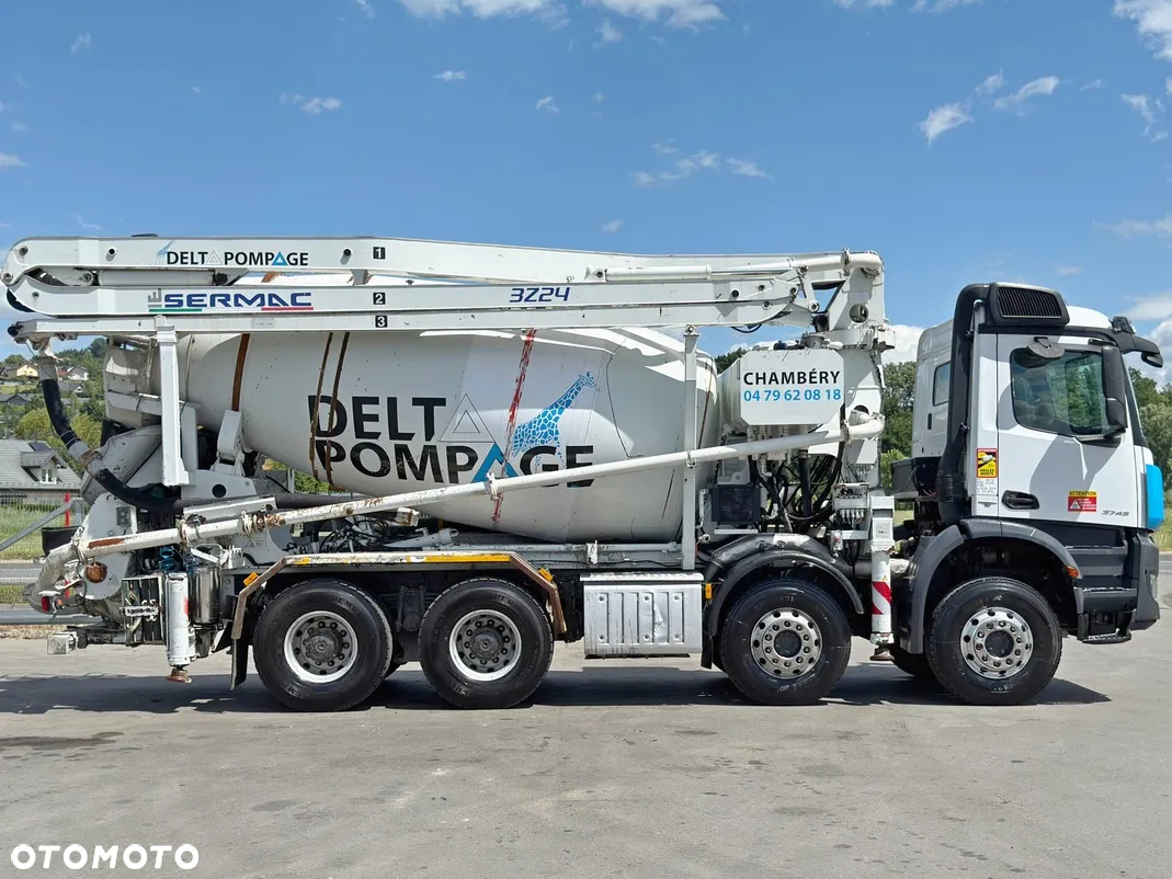 Mercedes-Benz AROCS 3743 * POMPA DO BETONU 24 m + PILOT * STAN BDB / 8x4 - 5