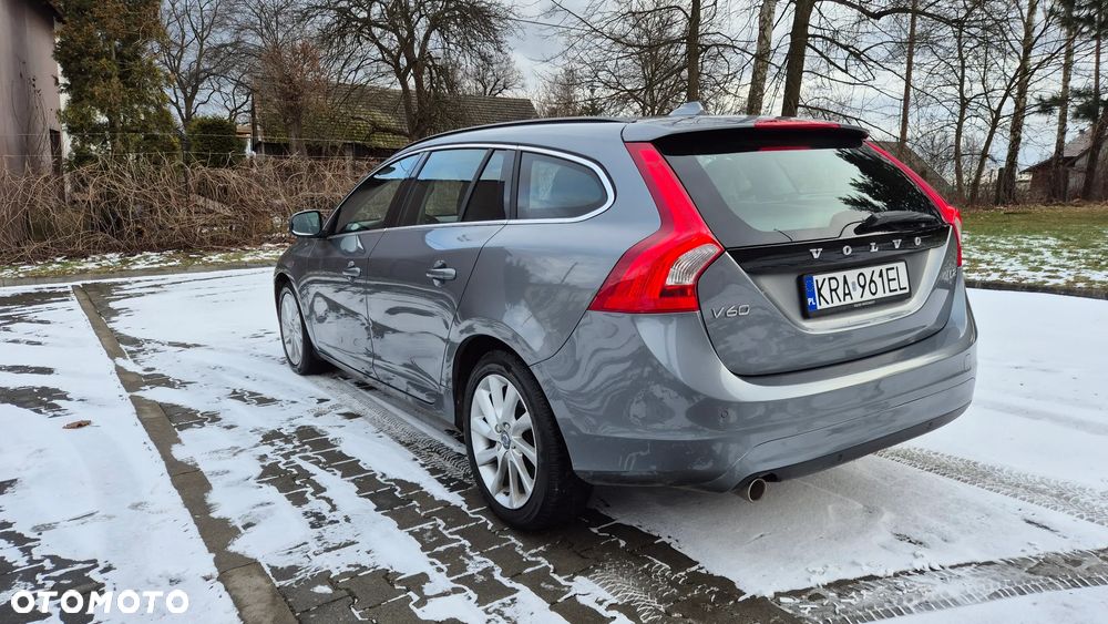 Volvo V60 D2 Summum - 3