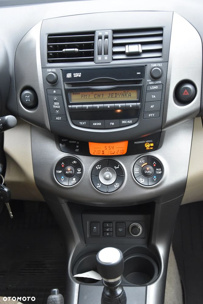 Toyota RAV4 2.0 VVT-i Premium - 15