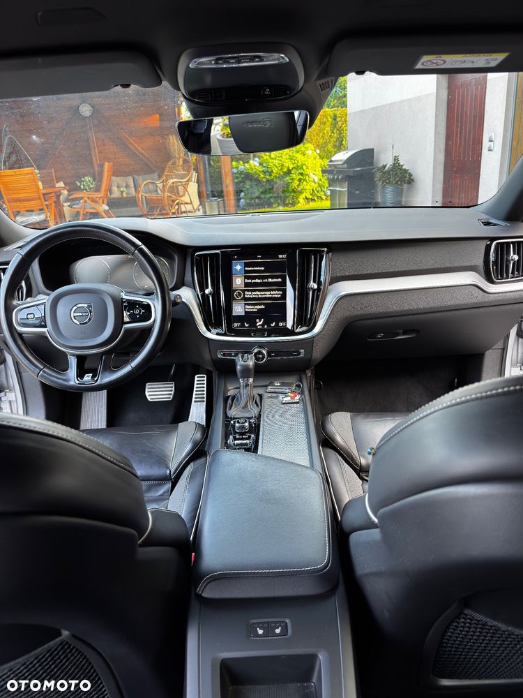 Volvo V60 D4 R-Design - 9