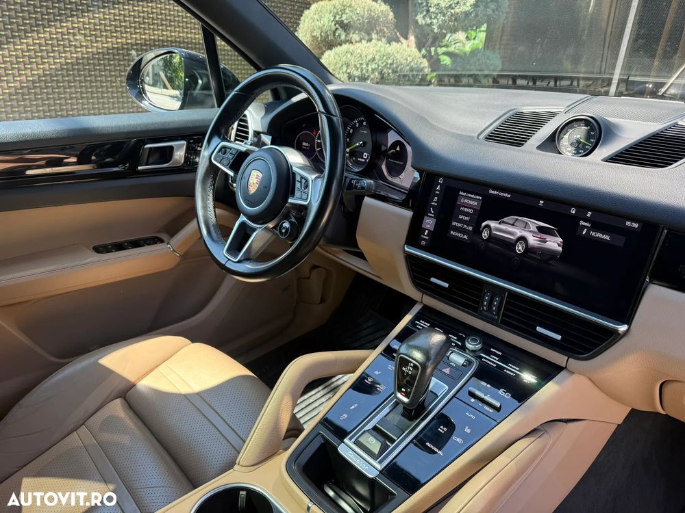 Porsche Cayenne - 17