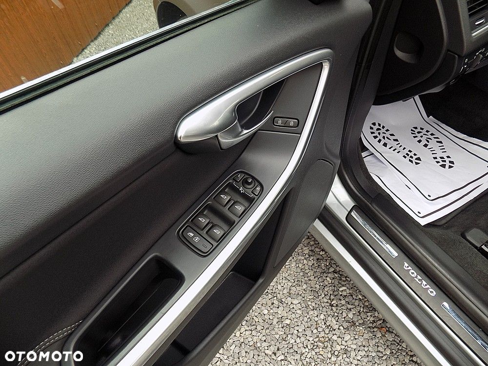Volvo XC 60 D4 Geartronic Kinetic - 9