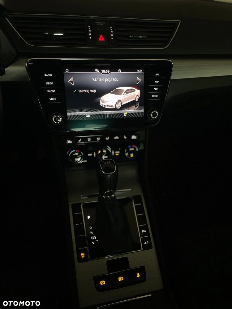 Skoda Superb 1.5 TSI Ambition DSG - 8