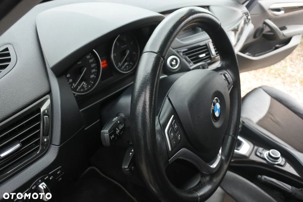 BMW X1 xDrive18d xLine - 17