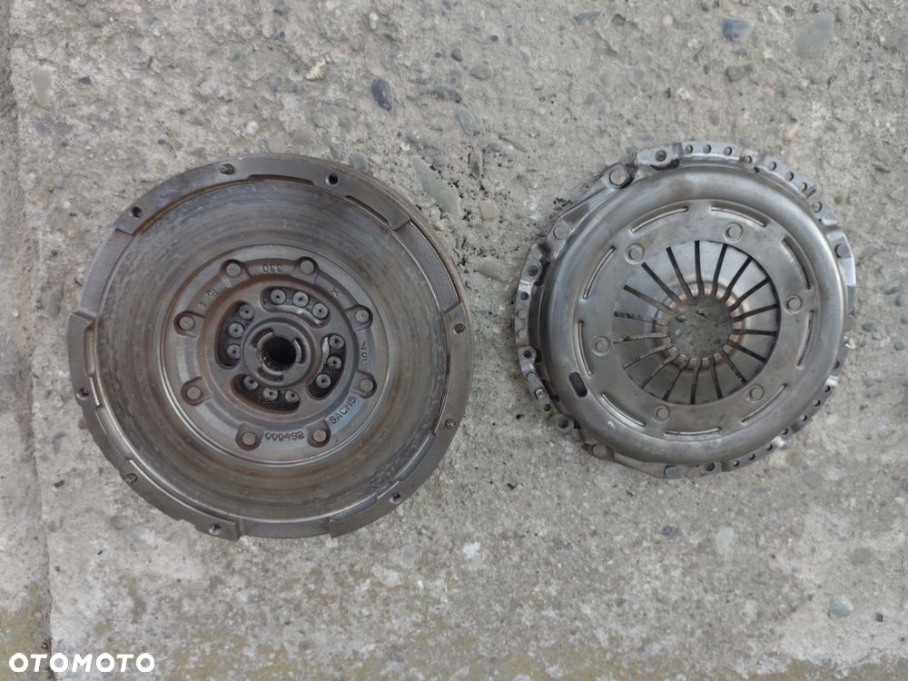 KOŁO DWUMASOWE 2.0 TDI CAG AUDI A4 B8 Q5 A5 8T A6 C6 SEAT EXEO - 2