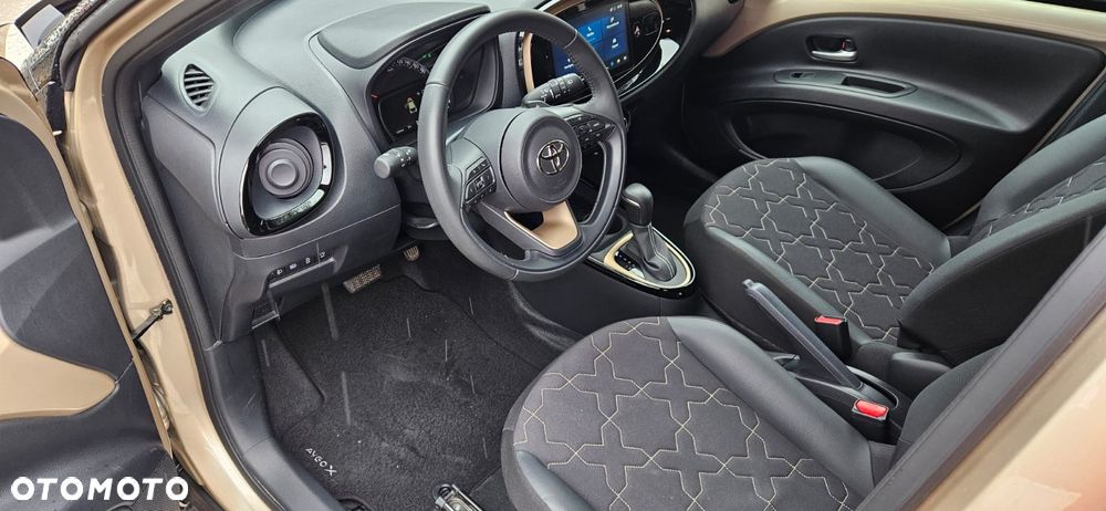 Toyota Aygo X 1.0 VVT-i Executive CVT - 2