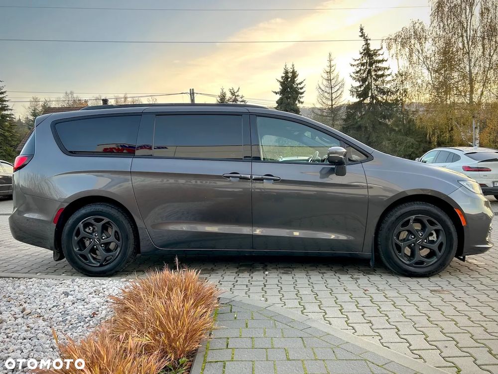 Chrysler Pacifica - 8