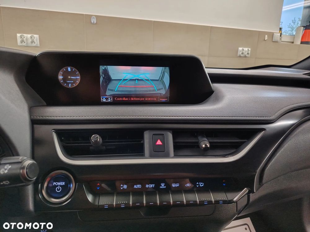 Lexus UX 250h Elegance 2WD - 34