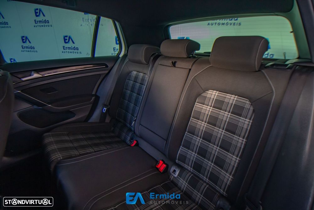 VW Golf 2.0 TDI GTD DSG - 26