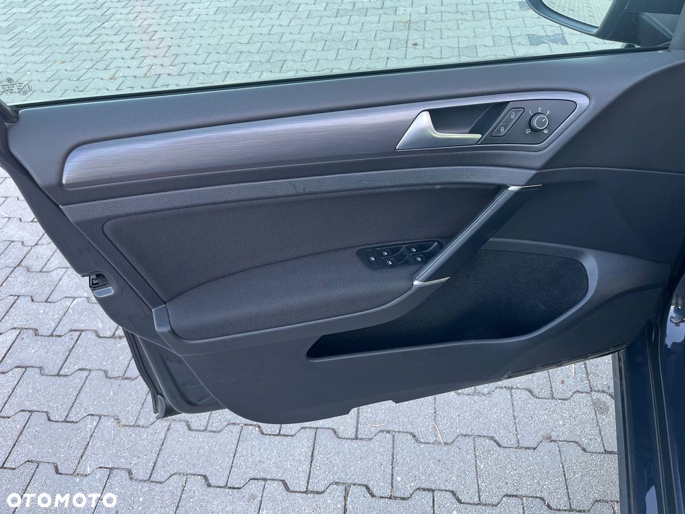 Volkswagen Golf 2.0 TDI BlueMotion Technology Edition - 18