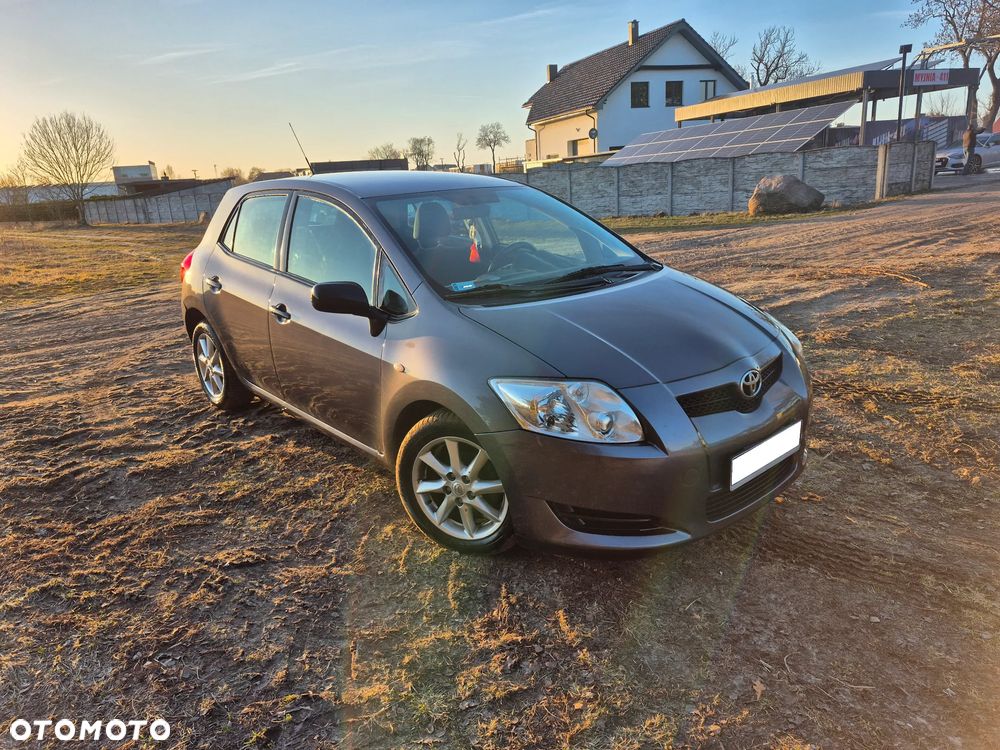 Toyota Auris 1.4 D-4D - 1