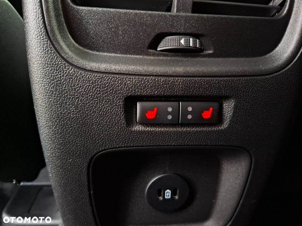 Ford Kuga - 22