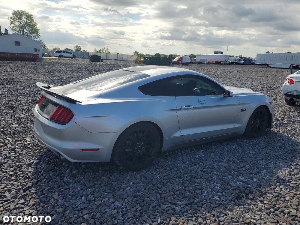 Ford Mustang 5.0 V8 GT - 3