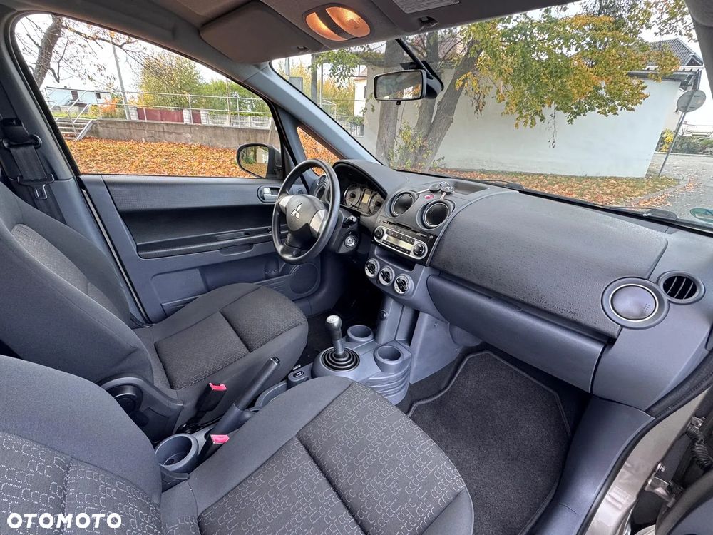 Mitsubishi Colt - 18