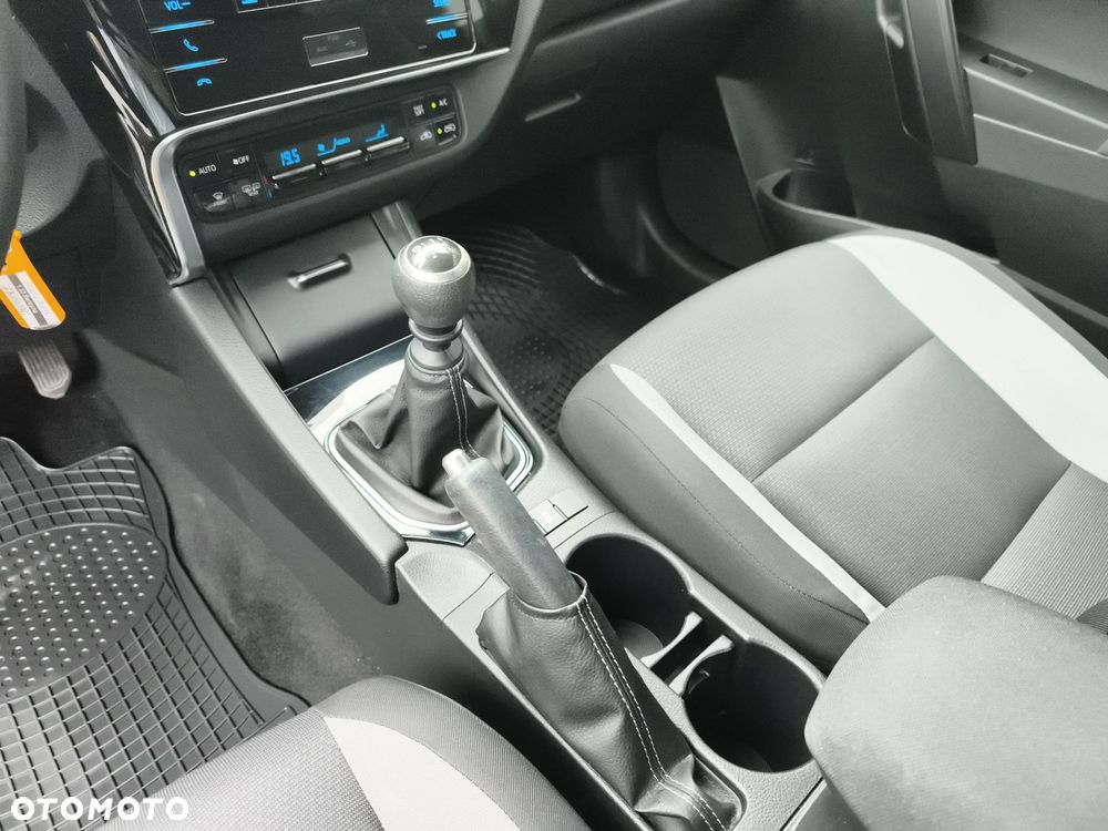 Toyota Auris 1.33 VVT-i Active - 23