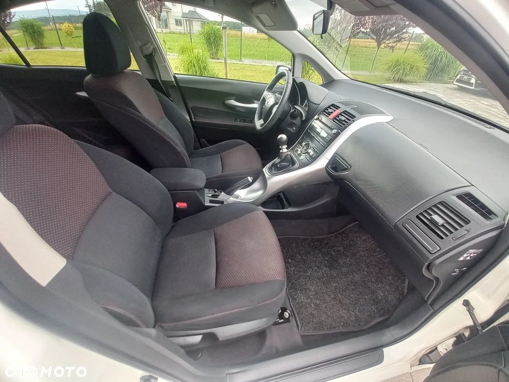 Toyota Auris 1.6 Dynamic - 17