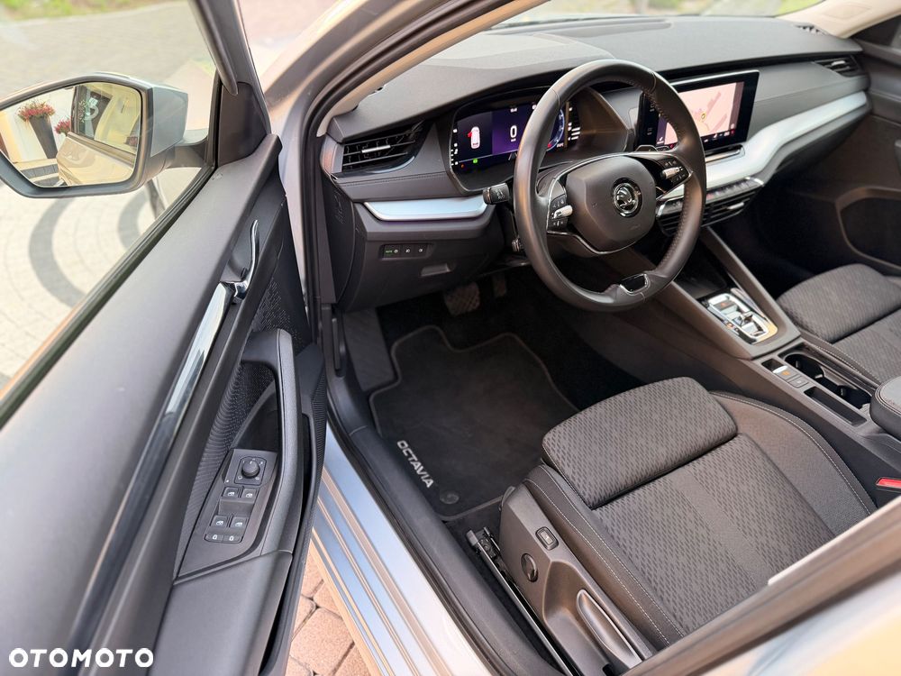 Skoda Octavia 2.0 TDI DSG 4x4 Clever - 9
