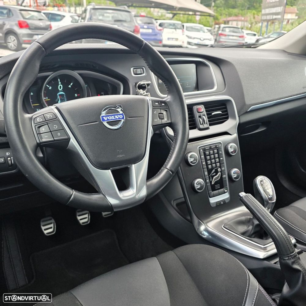 Volvo V40 1.6 D2 Momentum - 33