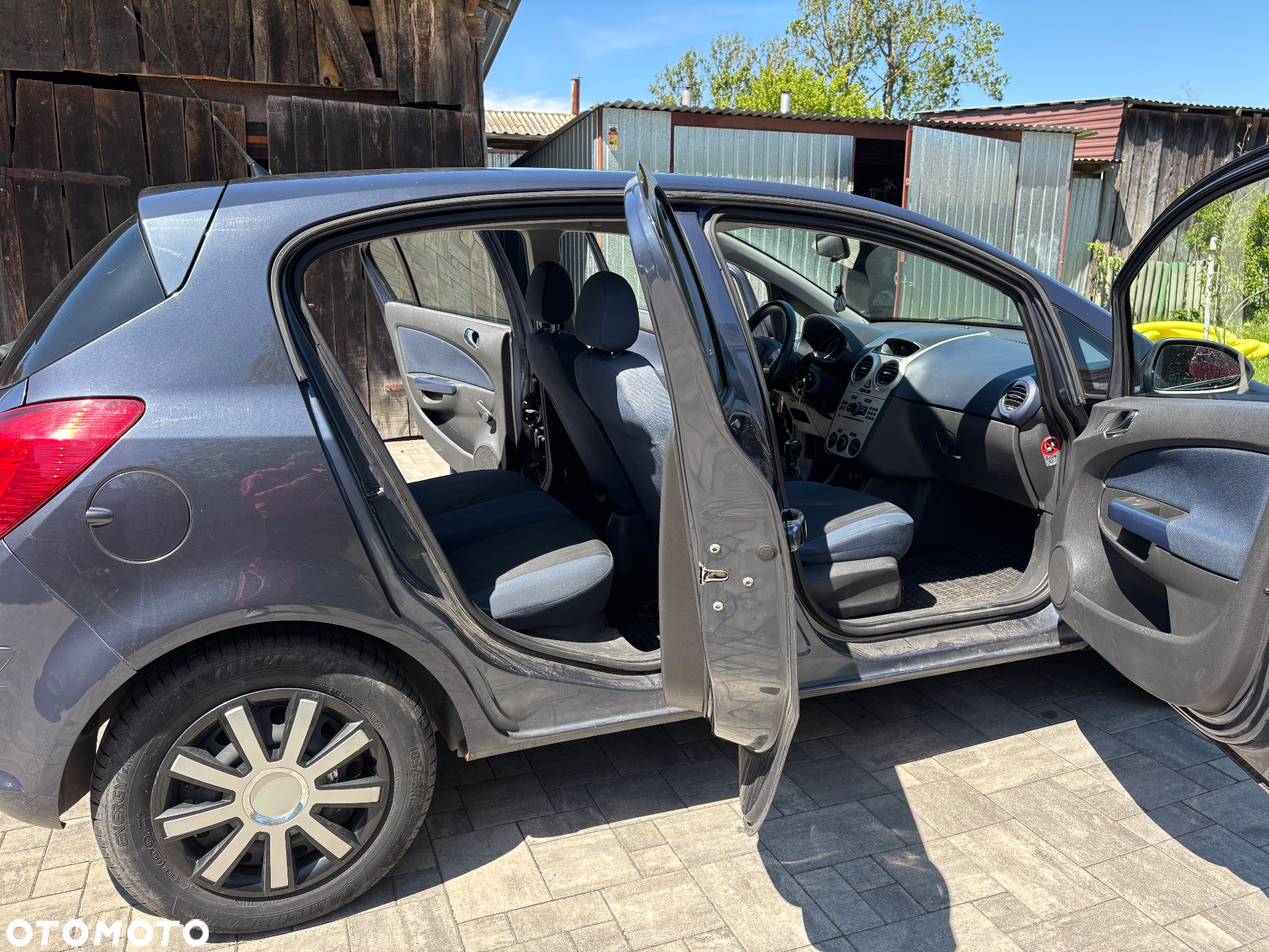Opel Corsa 1.2 16V Essentia - 9