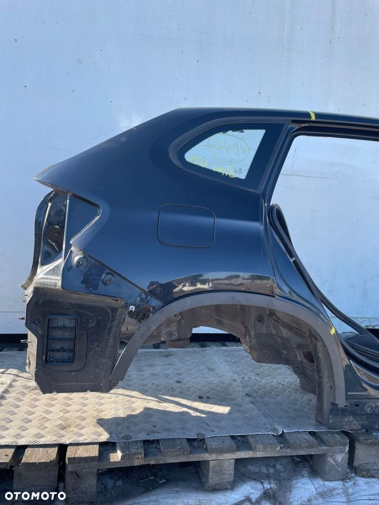 Blotnik poszycie cwiartka szyba listwa prawy tyl 475 475/9 BMW X1 E84 - 3