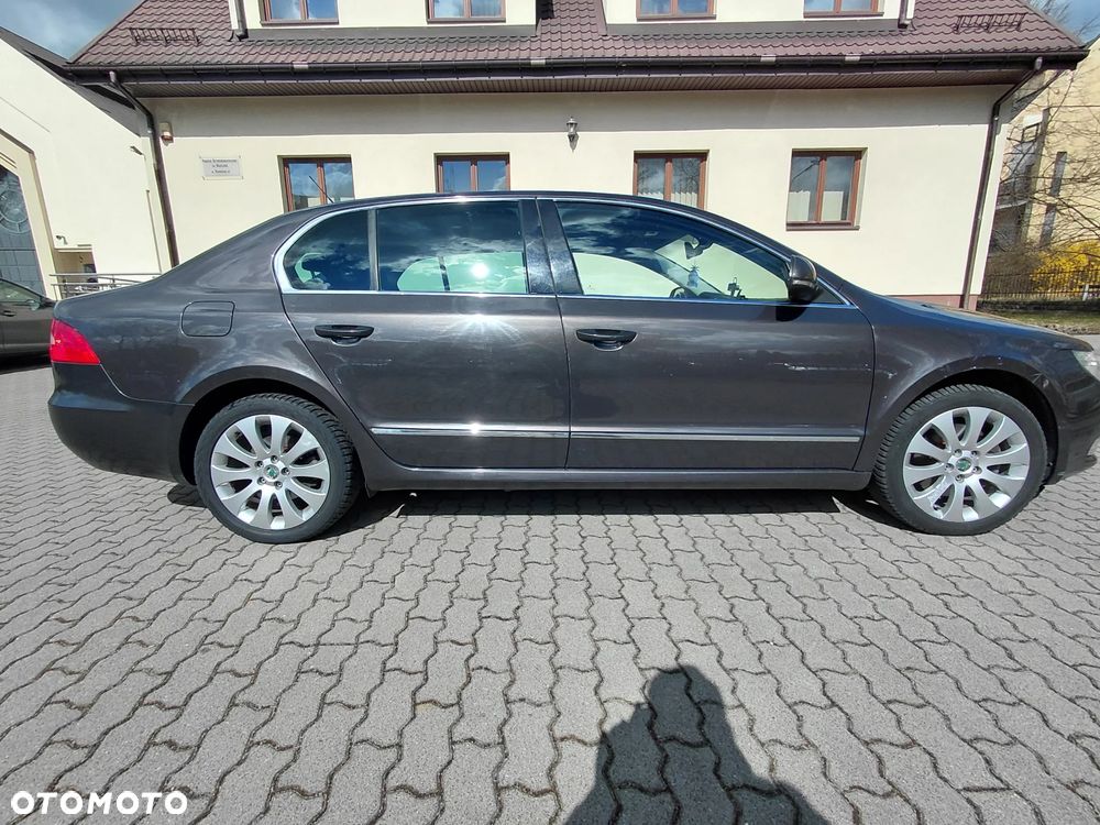 Skoda Superb 2.0 TDI DSG Elegance - 4