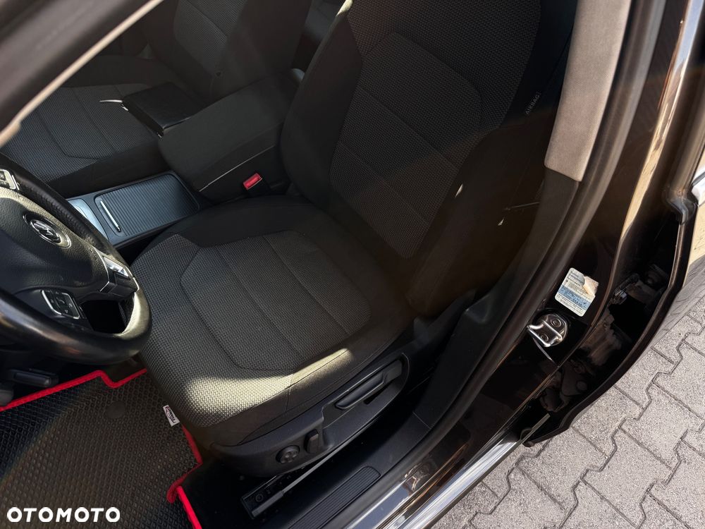 Volkswagen Passat 2.0 TDI Comfortline DSG - 31