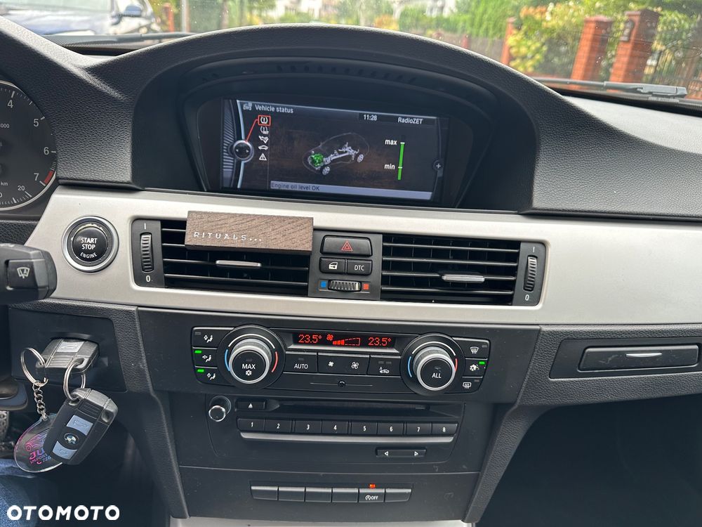 BMW Seria 3 318i - 27