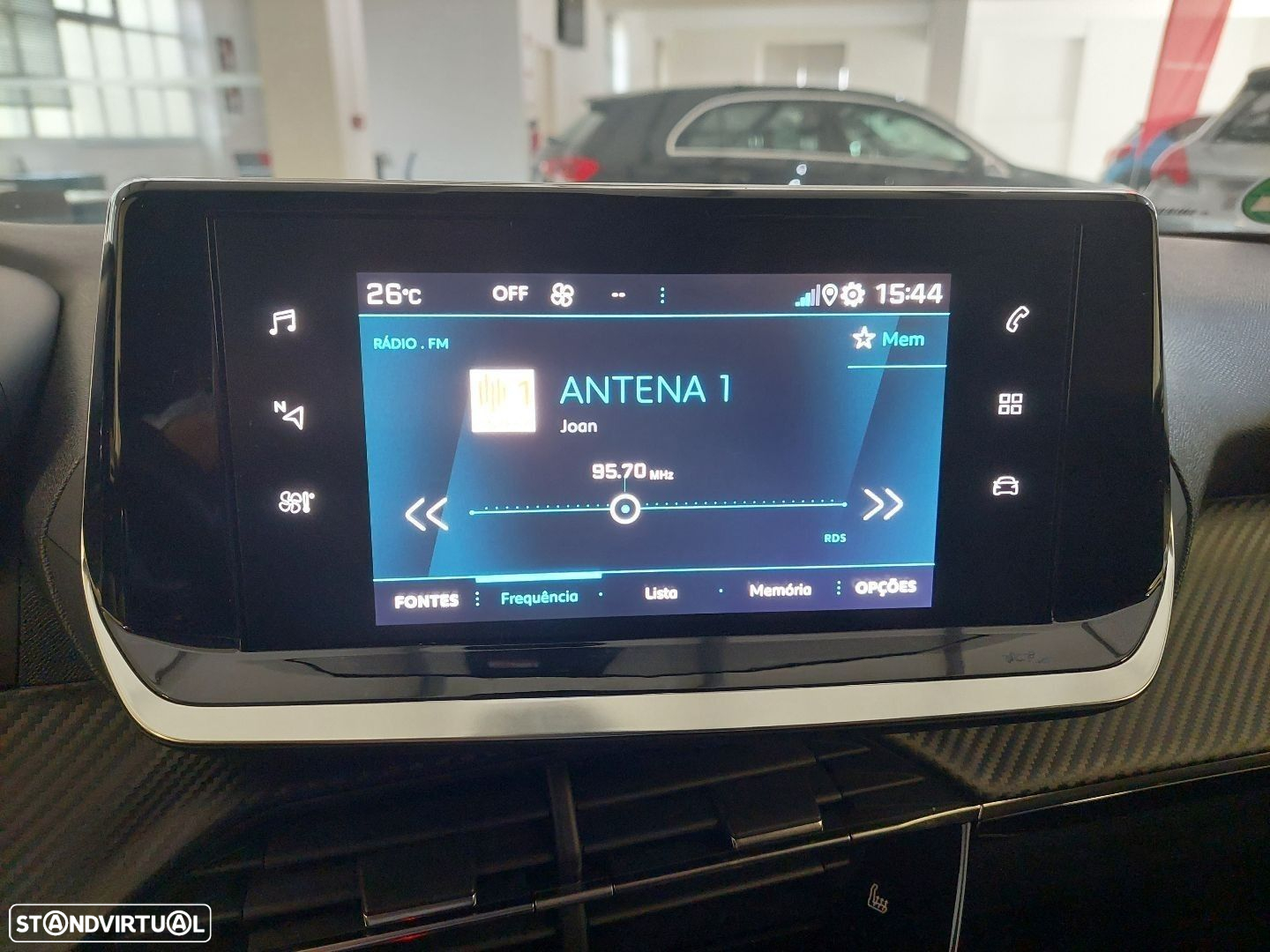 Peugeot 2008 1.2 PureTech Active Pack - 17