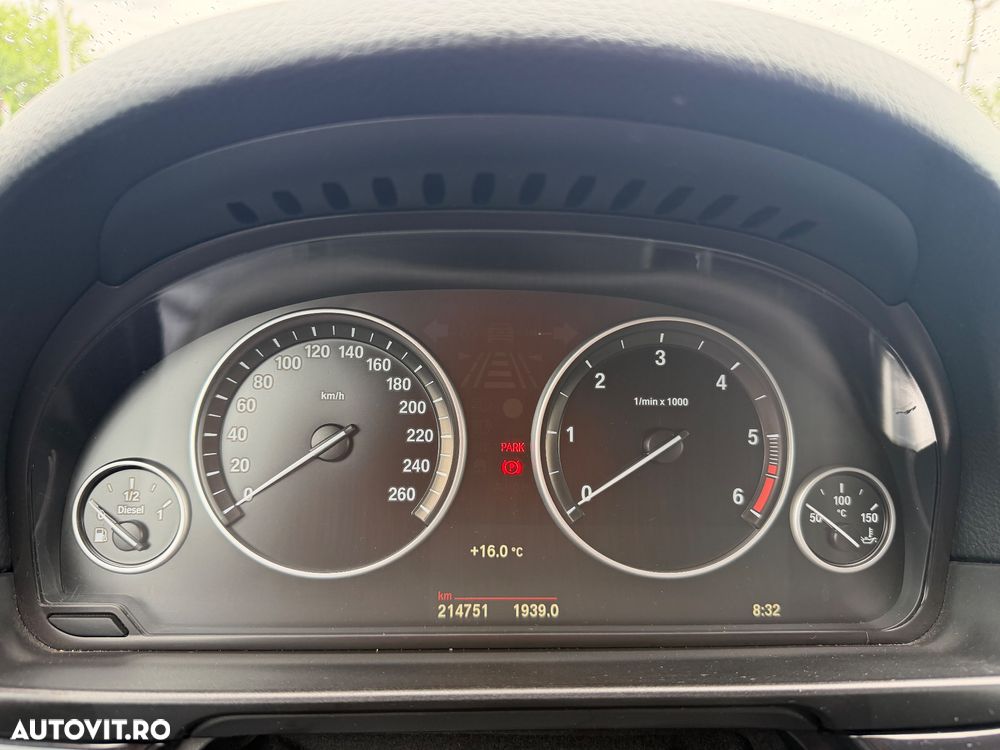BMW Seria 5 520d Aut. Luxury Line - 11