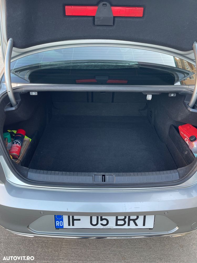 Volkswagen Passat 2.0 TDI DSG Comfortline - 16