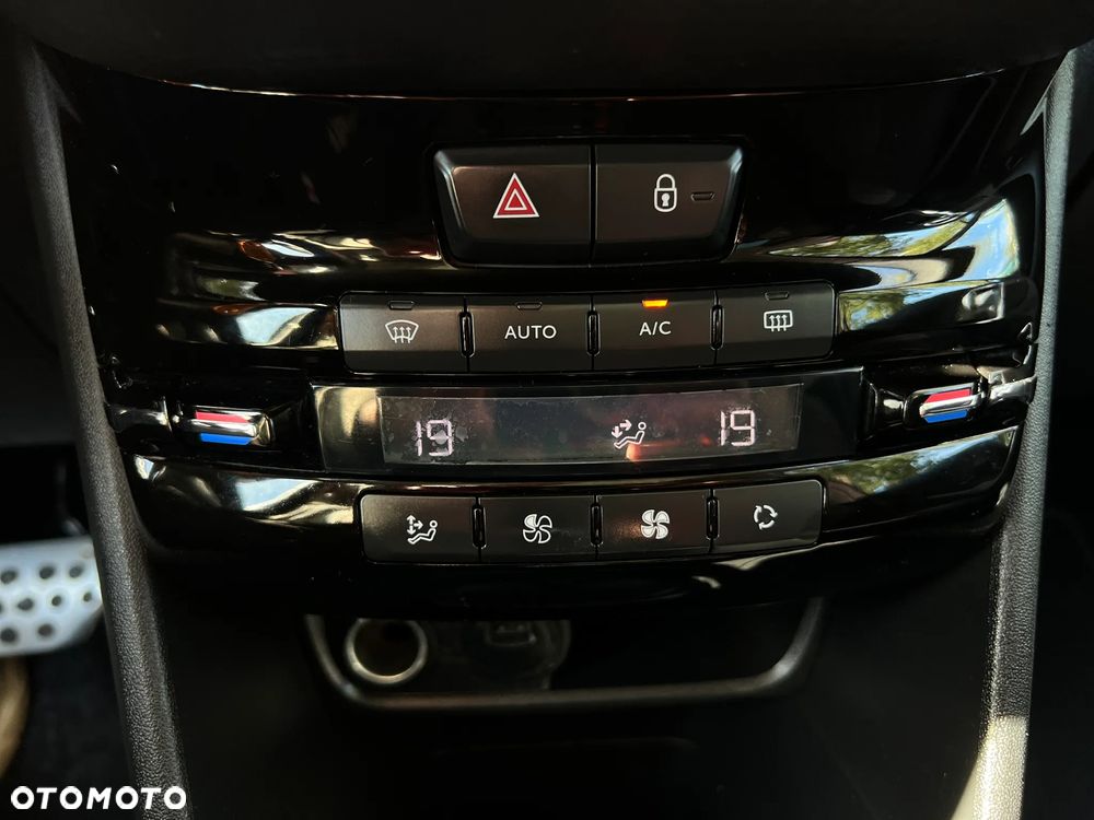 Peugeot 2008 - 22
