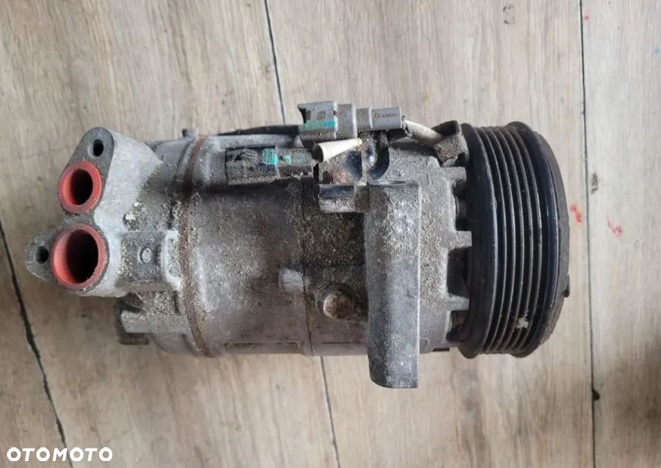 Sprężarka pompa kompresor klimatyzacji Renault Clio IV 1,6 RS 926001243R - 4