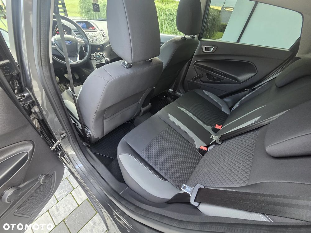 Ford Fiesta 1.25 Ghia - 15