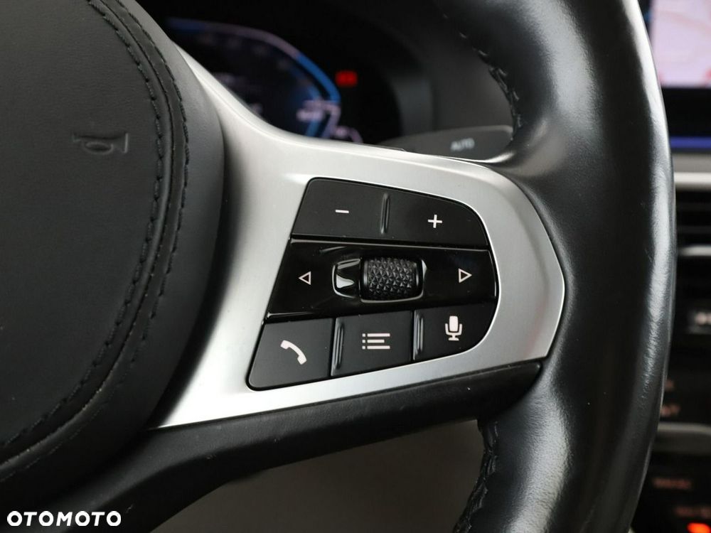 BMW Seria 5 530e iPerformance xDrive Luxury Line - 33