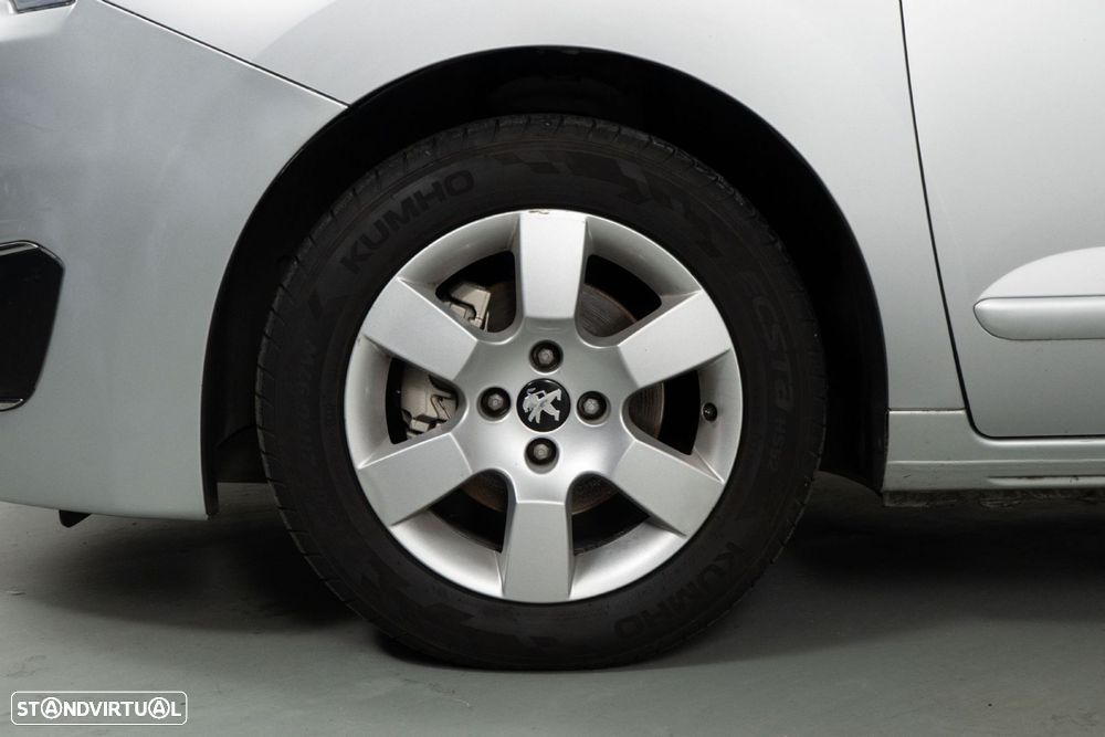 Peugeot 5008 1.6 E-HDi 7L Allure 2-Tronic - 22