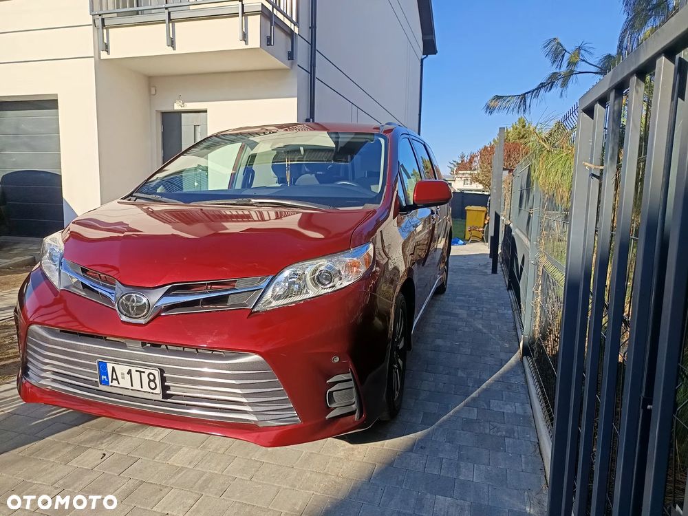 Toyota Sienna 3.5 V6 LE AWD - 1