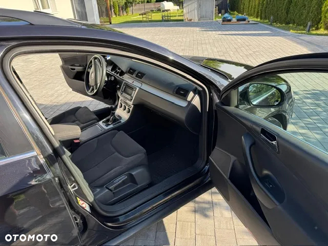 Volkswagen Passat 2.0 TDI Highline - 8