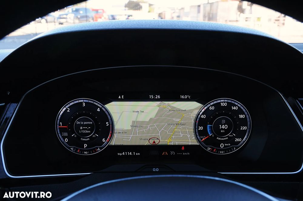 Volkswagen Passat Variant 2.0 TDI DSG 4Motion Highline - 11