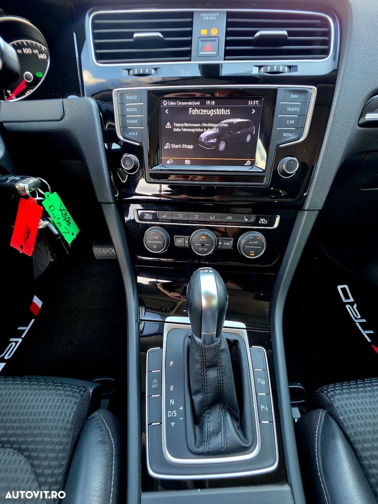Volkswagen Golf - 6