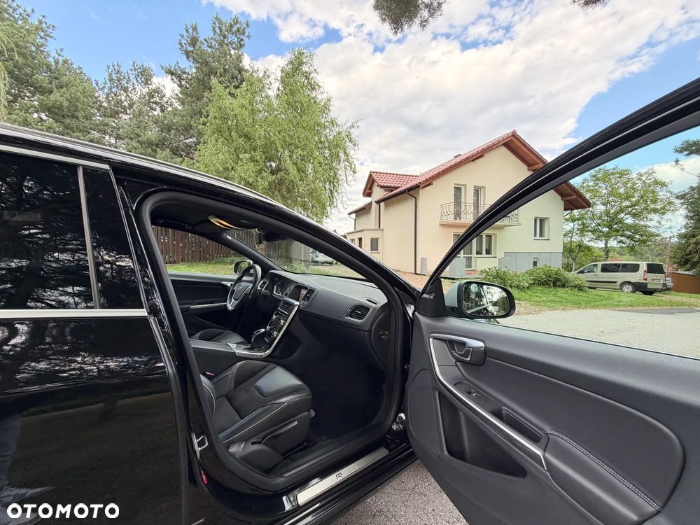 Volvo V60 D4 Geartronic R-Design - 23