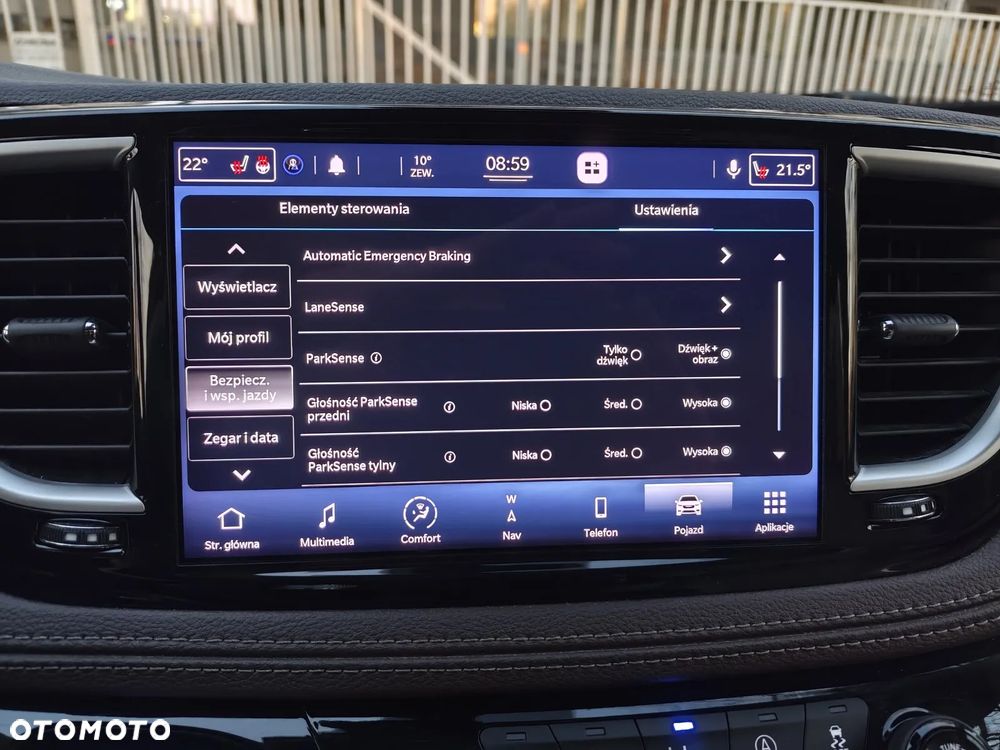 Chrysler Pacifica - 16